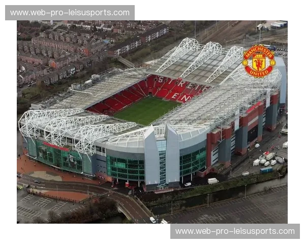 红魔基因碰撞红牛风暴：老特拉福德草坪上的两种足球极简主义